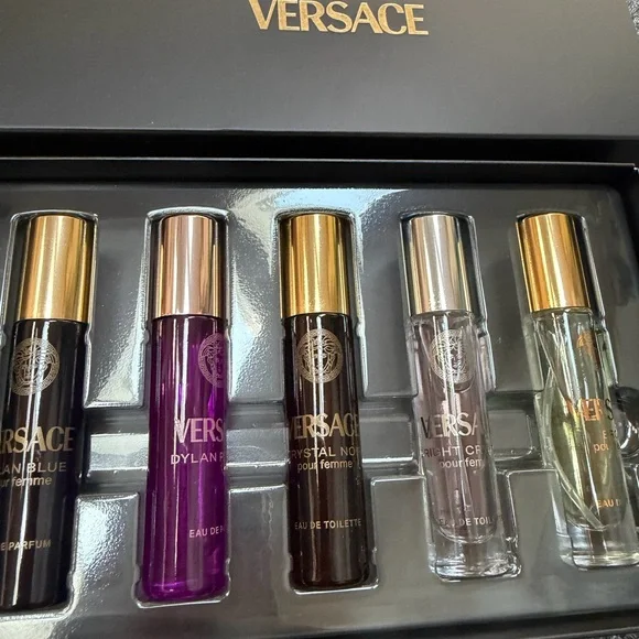 Versace travel Set with Gold Accents of 5 - Picture 3 of 4